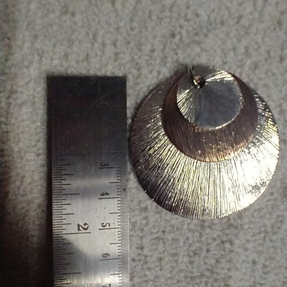 Large goldtone silvertone two-tone 3 piece round pendant - Picture 2 of 4